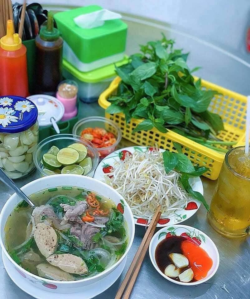 PHỞ ÂU – HƯƠNG VỊ PHỞ BÒ ĐẬM ĐÀ & SỰ CHU ĐÁO CỦA DÌ 6